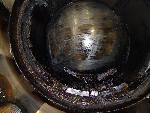 桶底应用（例如这种分馏器残渣）阀门可隔离任何行业中最污浊的介质。